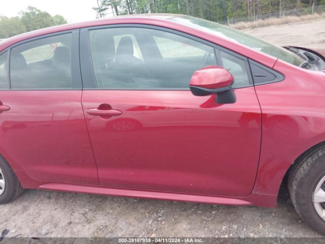 JTDEPMAE1NJ207419 Toyota COROLLA LE