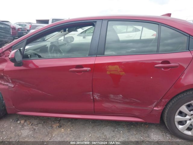 JTDEPMAE1NJ207419 Toyota COROLLA LE