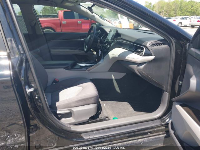4T1C11AK5MU573664 Toyota CAMRY LE