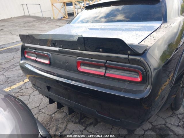 2C3CDZFJ7HH624489 Dodge Challenger 392 Hemi Scat Pack Shaker