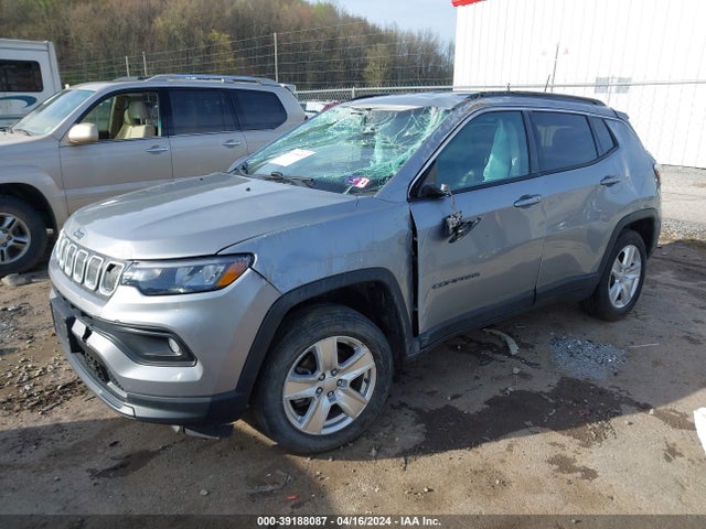 3C4NJDBB5NT125644 Jeep Compass Latitude 4x4