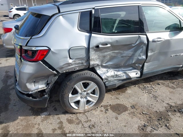 3C4NJDBB5NT125644 Jeep Compass Latitude 4x4