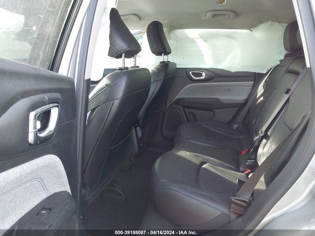 3C4NJDBB5NT125644 Jeep Compass Latitude 4x4