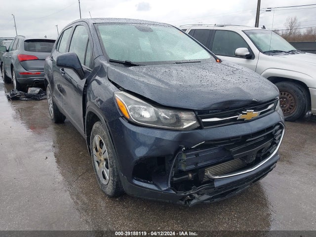 Chevrolet TRAX LS 2018 3GNCJKSB2JL171106 Image 1