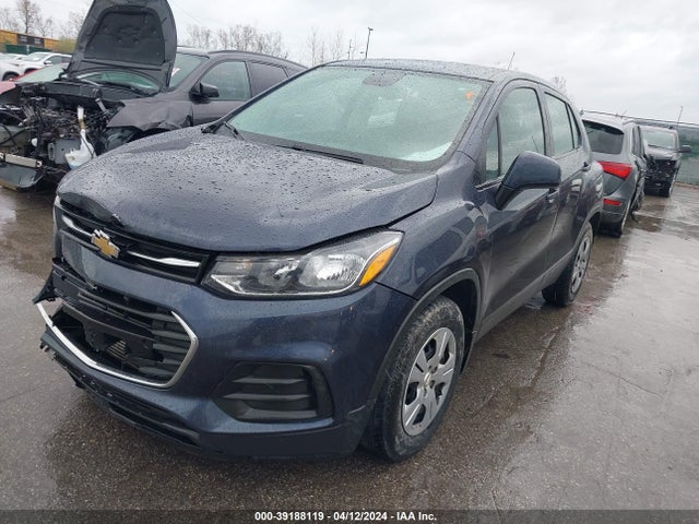Chevrolet TRAX LS 2018 3GNCJKSB2JL171106 Image 2
