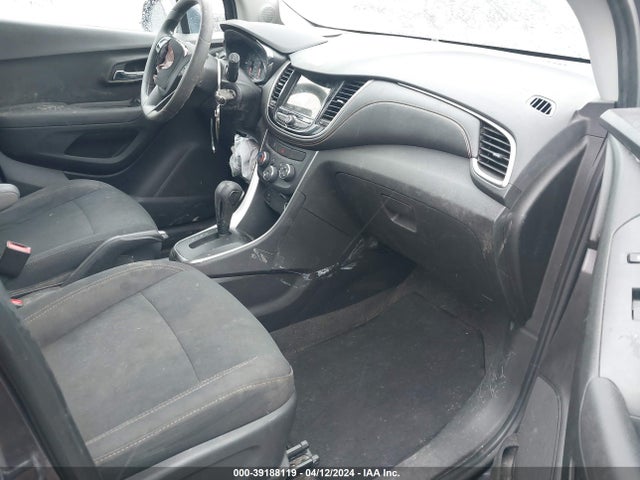 Chevrolet TRAX LS 2018 3GNCJKSB2JL171106 Image 5