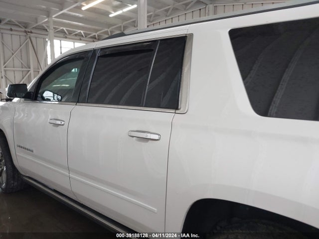 Chevrolet Suburban Premier 2017 1GNSCJKC4HR260137 Image 14