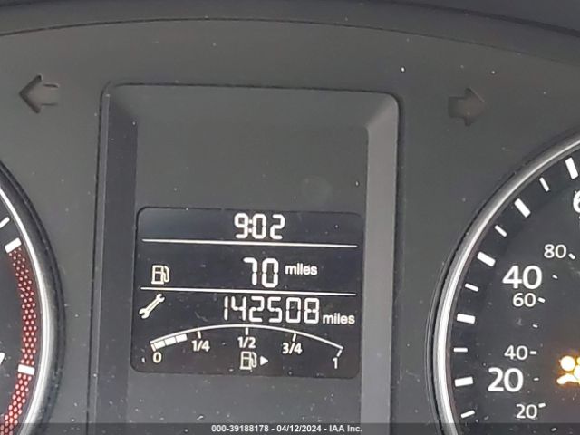 3VWD17AJ6EM296559 Volkswagen Jetta 1.8t Se