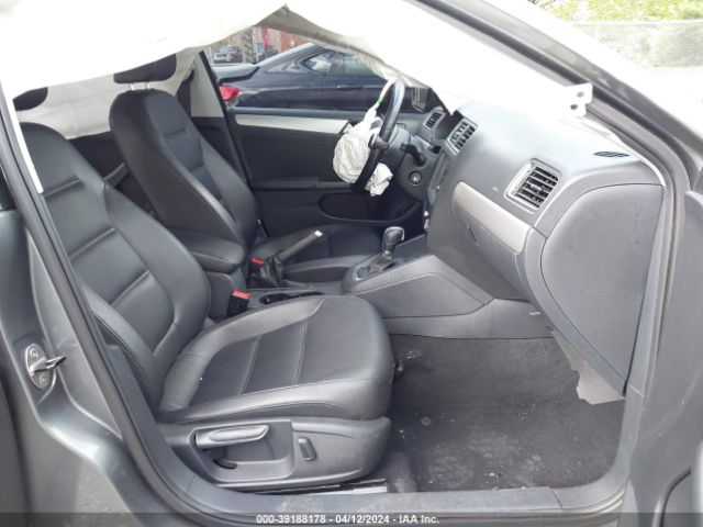 3VWD17AJ6EM296559 Volkswagen Jetta 1.8t Se