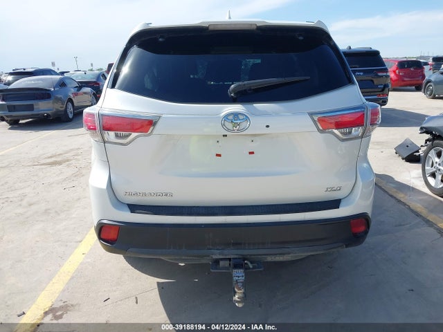 Toyota Highlander Xle V6 2014 5TDKKRFH2ES031274 Image 16