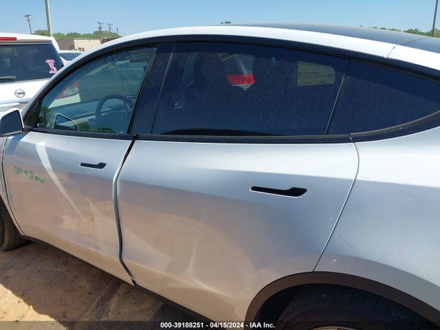 7SAYGDEE6NA012804 Tesla Model Y Long Range Dual Motor All-wheel Drive