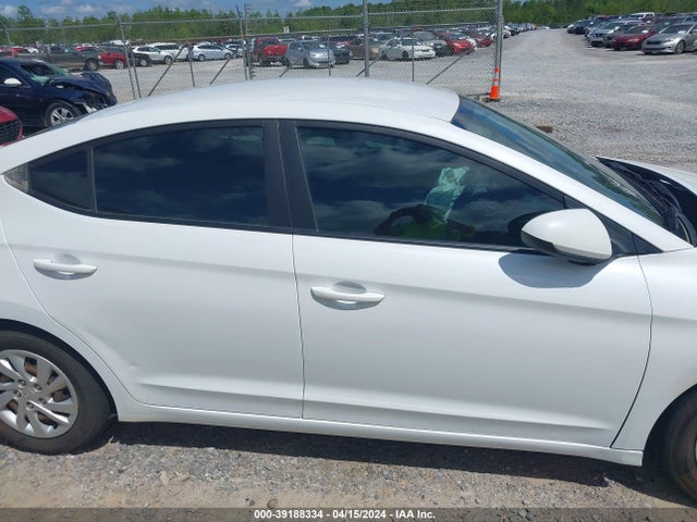 Hyundai ELANTRA SE 2018 5NPD74LF3JH350506 Image 14