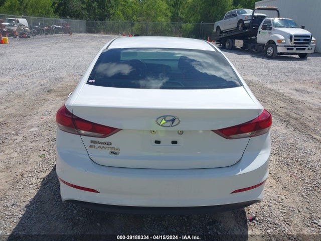 Hyundai ELANTRA SE 2018 5NPD74LF3JH350506 Image 17