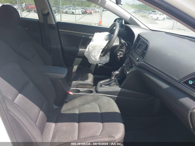 Hyundai ELANTRA SE 2018 5NPD74LF3JH350506 Image 5
