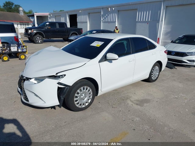 Toyota CAMRY LE 2017 4T1BF1FKXHU415185 Image 2