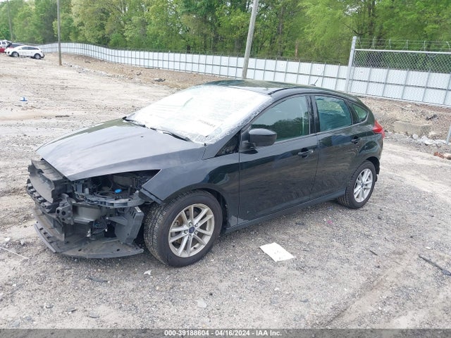 Ford FOCUS SE 2018 1FADP3K26JL212436 Image 2