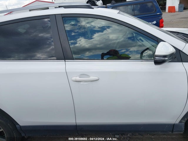 Toyota Rav4 Xle 2018 JTMWFREV8JD111925 Image 14