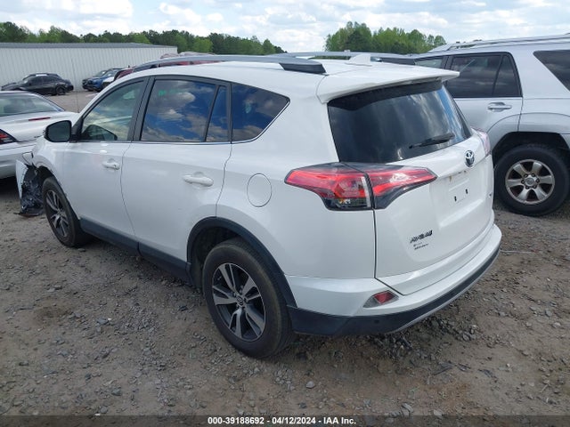 Toyota Rav4 Xle 2018 JTMWFREV8JD111925 Image 3