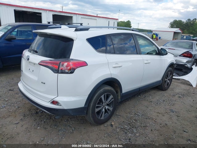 Toyota Rav4 Xle 2018 JTMWFREV8JD111925 Image 4