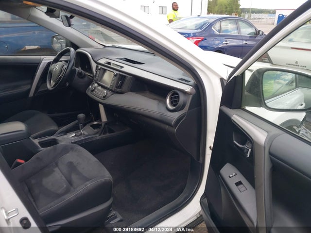 Toyota Rav4 Xle 2018 JTMWFREV8JD111925 Image 5