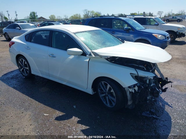 Nissan Altima 2.5 Sr 2017 1N4AL3AP3HC148233 головне зображення