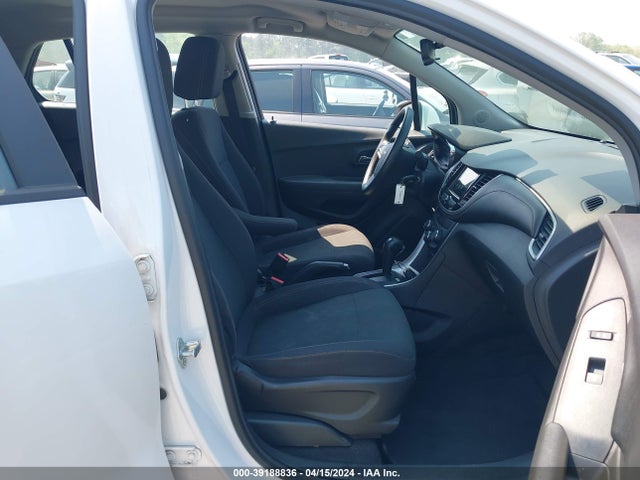 Chevrolet TRAX LS 2019 3GNCJKSB1KL294932 Image 5