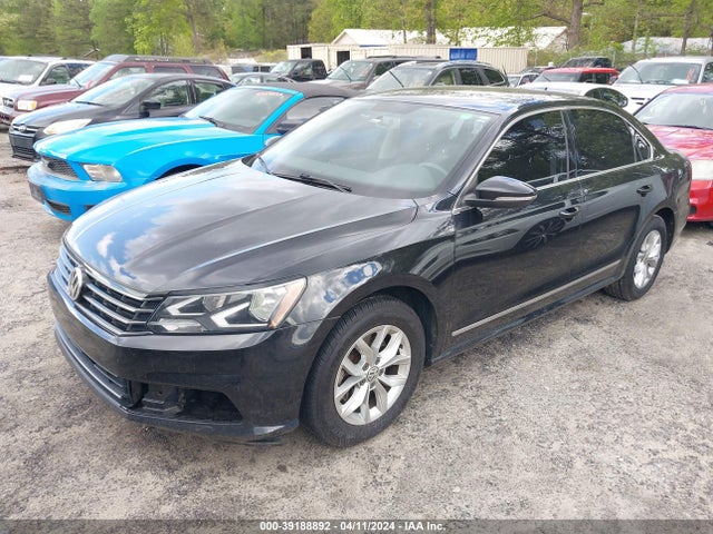 1VWAT7A3XHC046682 Volkswagen Passat 1.8t S