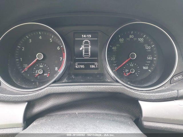 1VWAT7A3XHC046682 Volkswagen Passat 1.8t S