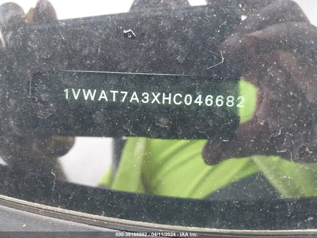 1VWAT7A3XHC046682 Volkswagen Passat 1.8t S
