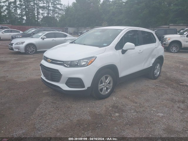 Chevrolet TRAX LS 2019 3GNCJKSBXKL330729 Image 2