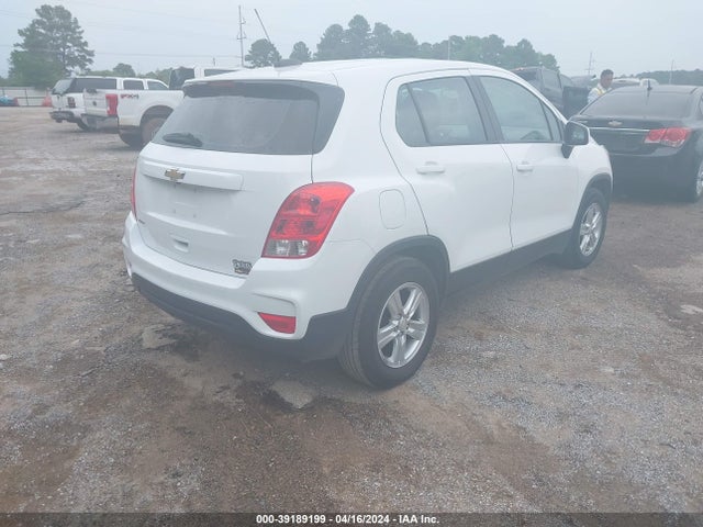 Chevrolet TRAX LS 2019 3GNCJKSBXKL330729 Image 4
