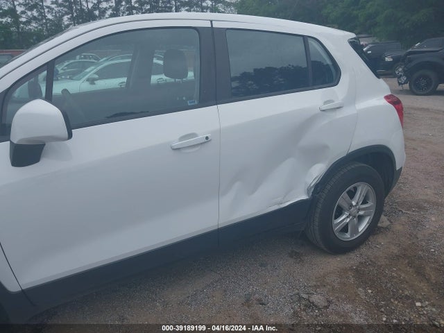 Chevrolet TRAX LS 2019 3GNCJKSBXKL330729 Image 6