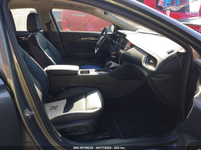 W04GP6SX6J1120303 Buick Regal Sportback Essence