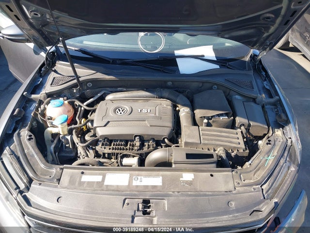 1VWDT7A38HC049464 Volkswagen Passat 1.8t R-line
