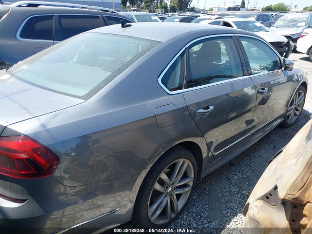 1VWDT7A38HC049464 Volkswagen Passat 1.8t R-line