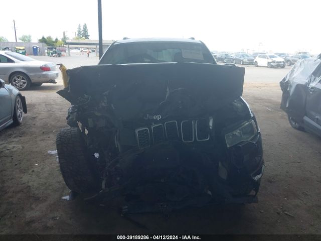 1C4RJEAGXJC429336 Jeep Grand Cherokee Laredo E 4x2