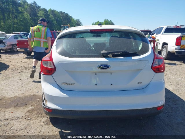 Ford FOCUS SE 2014 1FADP3K24EL138729 Image 6