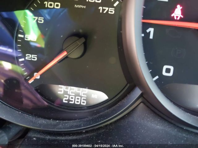 WP1AA2A51JLB13977 Porsche Macan Sport Edition