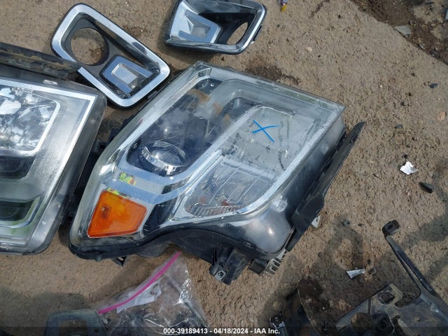 1N6BA1F28GN505573 Nissan Titan Xd Sl Diesel