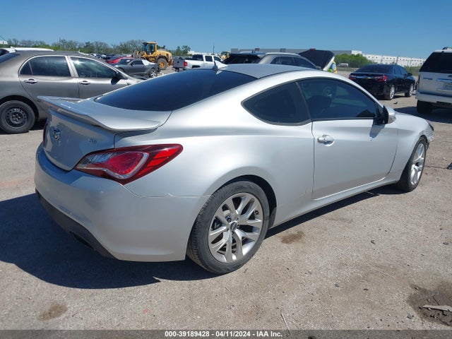 Hyundai Genesis 3.8 Base 2016 KMHHT6KJ0GU132967 Image 4