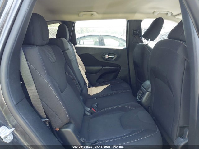 1C4PJMCB2HW521505 Jeep Cherokee Latitude 4x4
