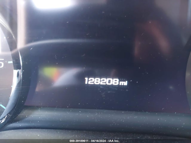 Chevrolet Suburban Lt 2017 1GNSKHKCXHR334902 Image 16