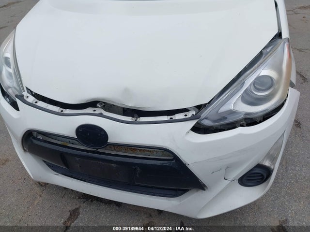 Toyota Prius C Two 2015 JTDKDTB30F1584070 Image 6