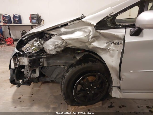 Toyota Prius Three 2014 JTDKN3DUXE1737765 Image 6