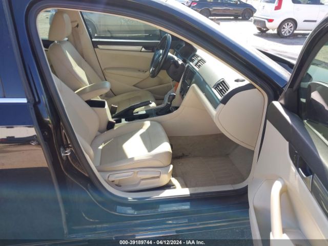 1VWAT7A31FC120679 Volkswagen Passat 1.8t Limited Edition