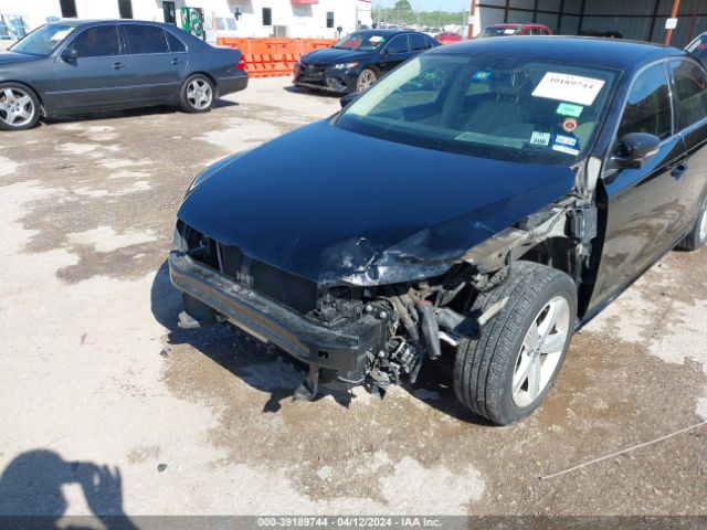 1VWAT7A31FC120679 Volkswagen Passat 1.8t Limited Edition