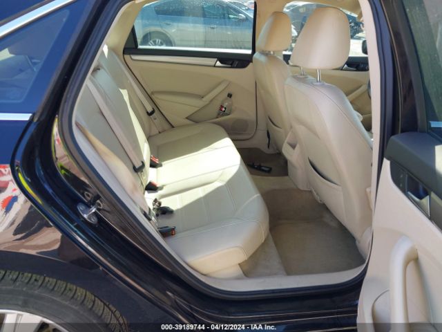 1VWAT7A31FC120679 Volkswagen Passat 1.8t Limited Edition