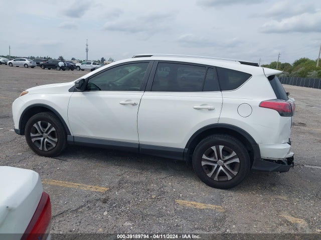 Toyota RAV4 LE 2016 JTMZFREV5GJ081533 Image 14