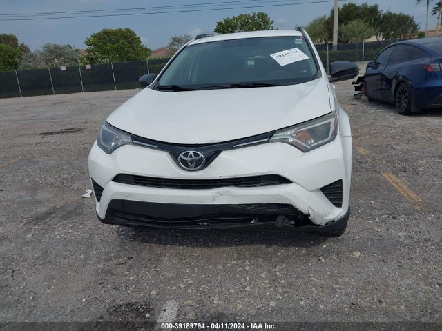 Toyota RAV4 LE 2016 JTMZFREV5GJ081533 Image 17