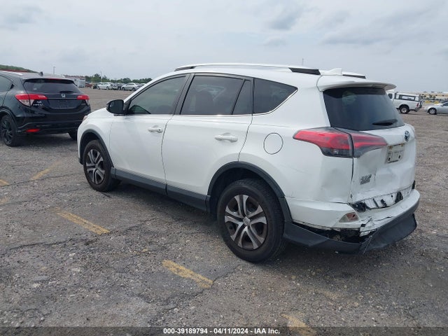 Toyota RAV4 LE 2016 JTMZFREV5GJ081533 Image 3